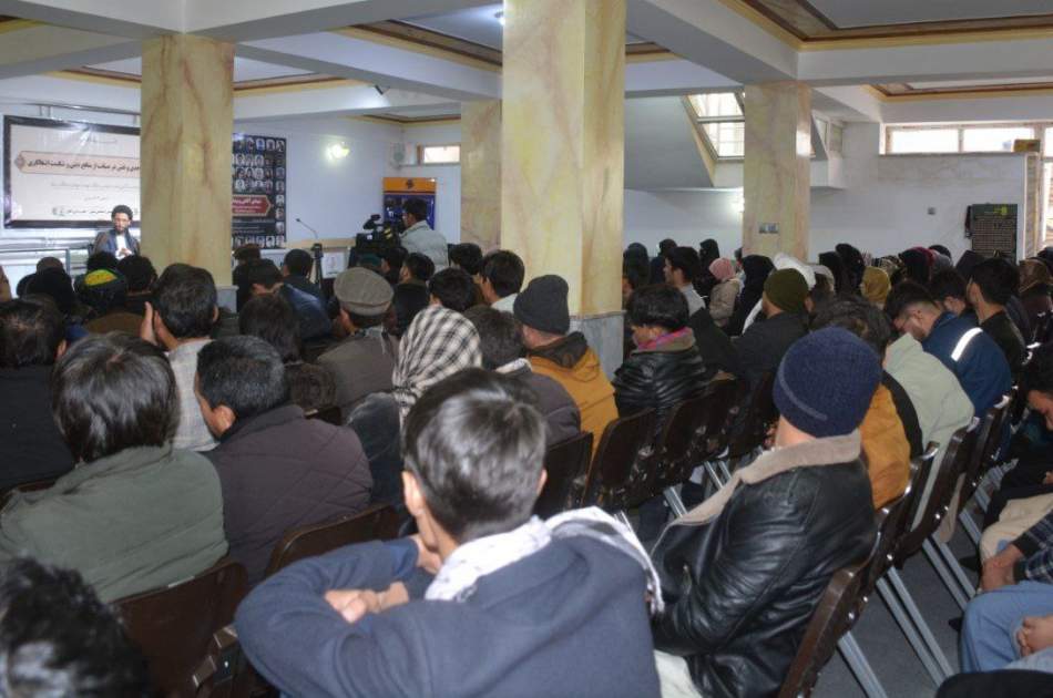 بزرگترین وظیفه یک انسان آزاده و مسلمان مقابله با استکبار جهانی است