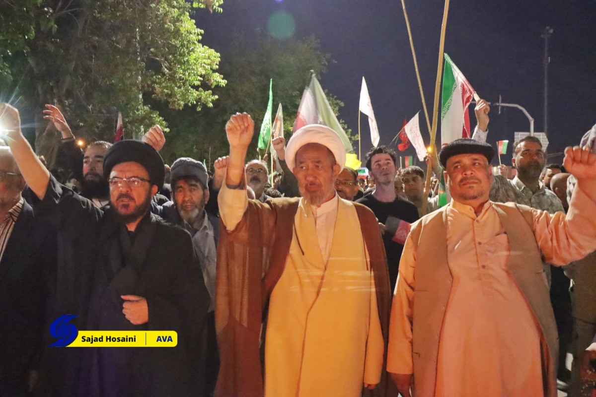 تصاویر/ گردهمایی بزرگ مهاجرین مقیم مشهد در پاسداشت خون قائد شهید امت و بیعت با ولی امر مسلمین