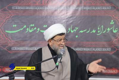 عزاداری برای امام حسین(ع) ریشه در قرآن دارد و مکتب عاشورا امروز پرچمدار مبارزه با ظلم و استکبار است