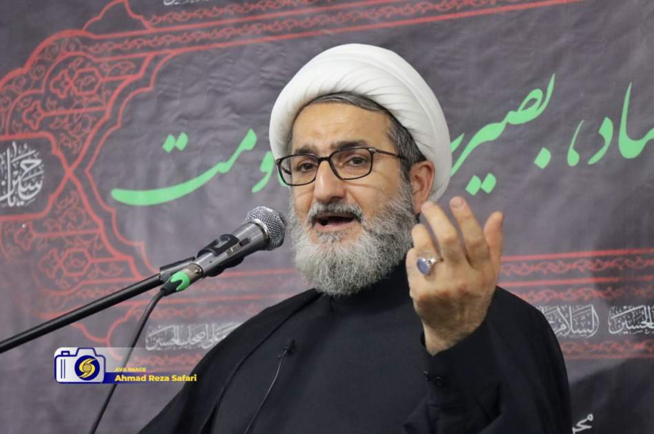 عزت حقیقی در گرو اندیشه پاک، عمل صالح و پایبندی به مکتب عاشورا است